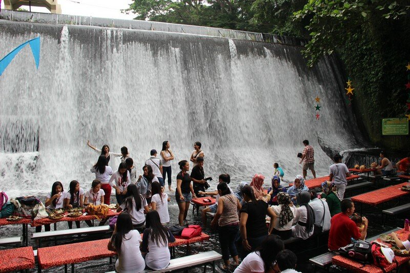 IMG 6715 Необычный ресторан у водопада   вилла Эскудеро Филиппины